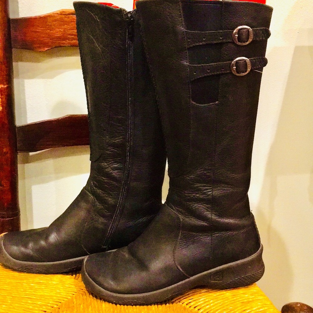 Keen leather boots